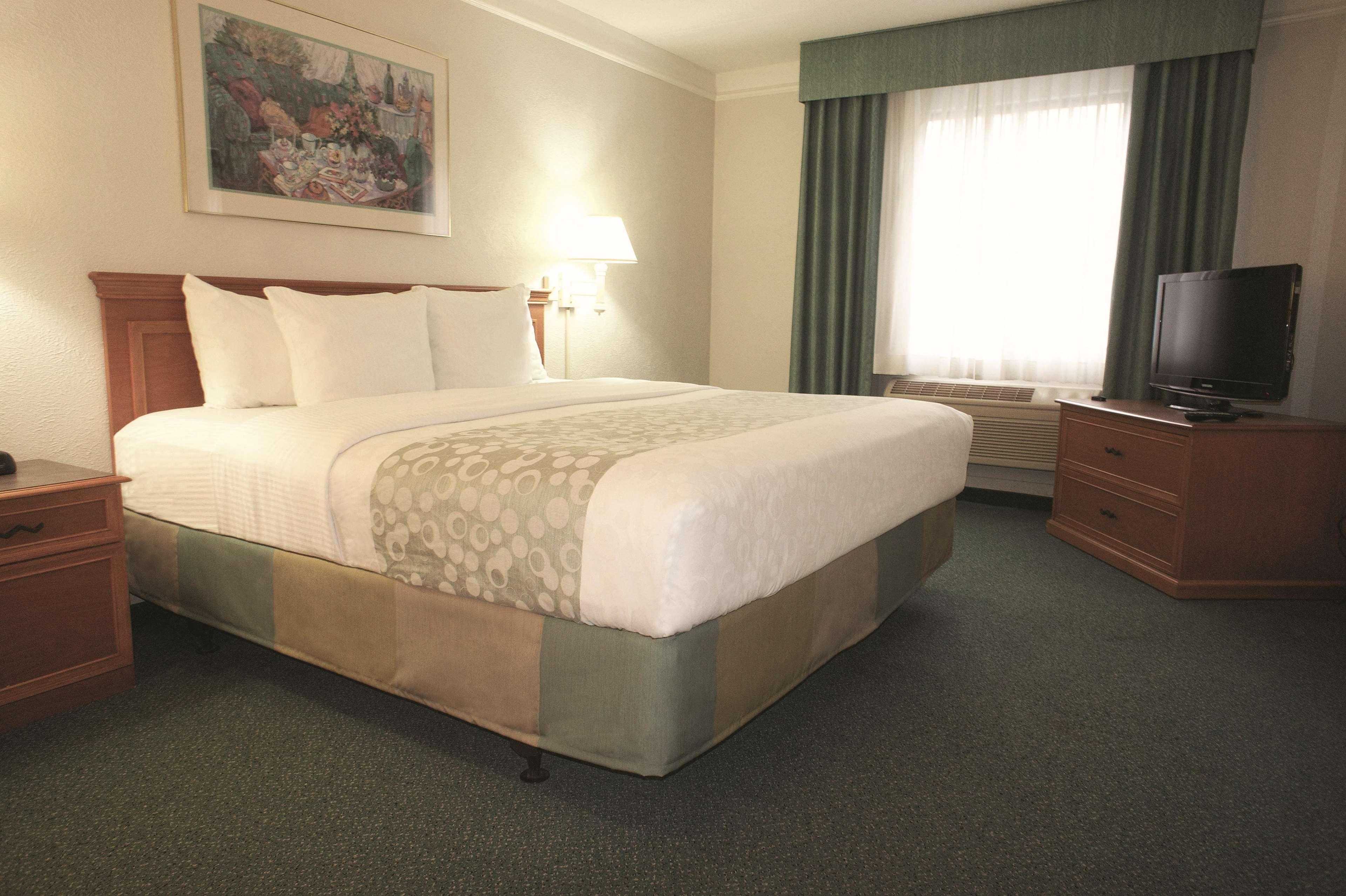 La Quinta Inn By Wyndham Columbus Airport Area Exterior foto