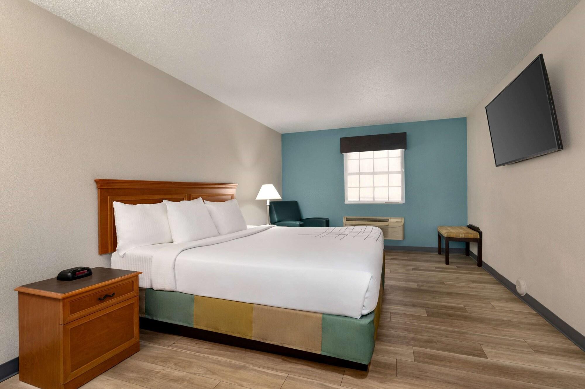 La Quinta Inn By Wyndham Columbus Airport Area Exterior foto