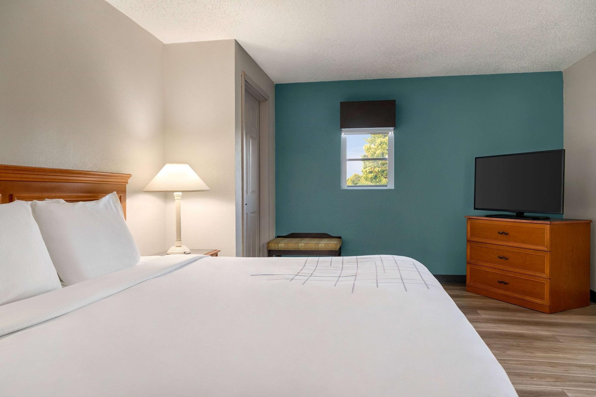 La Quinta Inn By Wyndham Columbus Airport Area Exterior foto