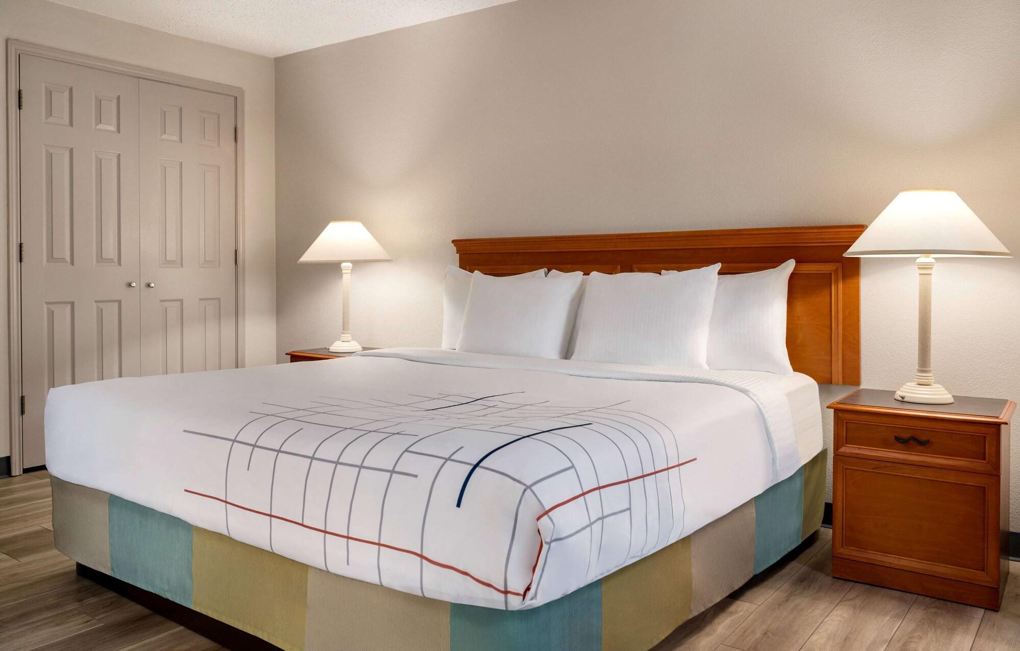 La Quinta Inn By Wyndham Columbus Airport Area Exterior foto